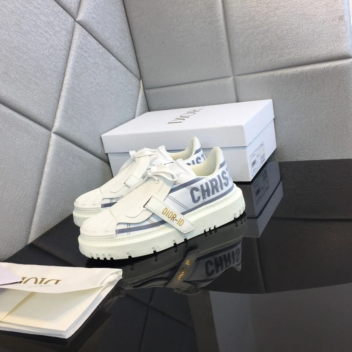 👟👟Ex-factory price 480👟👟 Women's Shoes Women's Clothing Women's Shoes Women's Clothing Women's Shoes Women's Clothing Dior Dior shell shoes, 2021 new colors, complete colors, quality depends on the details, welcome to see the board. The outsole is made of original T👟👟 ex-factory price U outsole, size: 35-41 (41 is custom-made, first order)